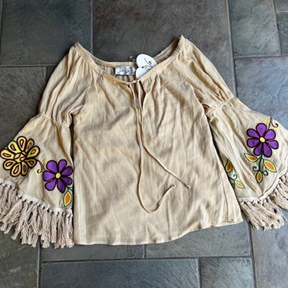 VaVa by Joy Han Embroidered Flowers Bell Sleeves Top Women's Size Small (2-4) - Picture 5 of 12